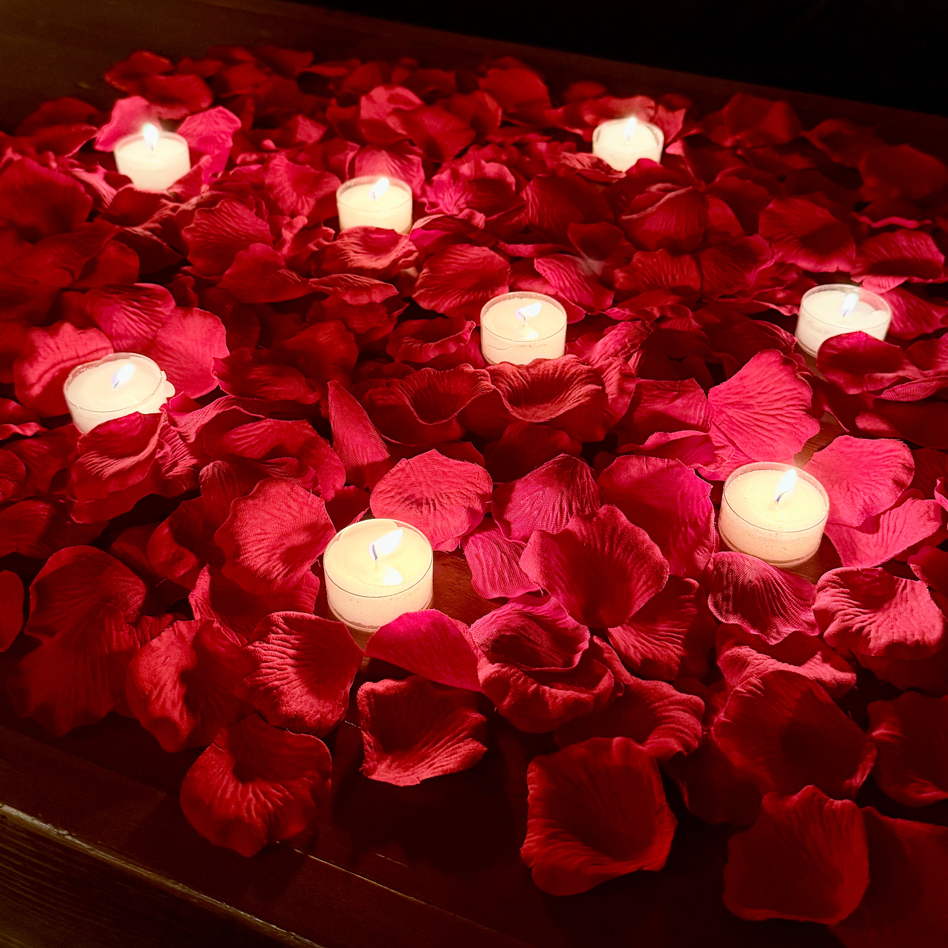 rose pedals Red Rose Petals + Candles, 1000 Silk Petals